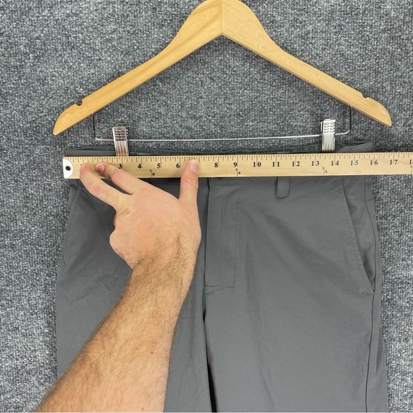 Banana Republic Men’s Shorts Size 32 Gray Stretch Flex Waist Performance Casual - Picture 6 of 8